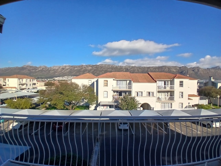 To Let 2 Bedroom Property for Rent in Whispering Pines Western Cape
